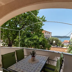  Apartman Fani