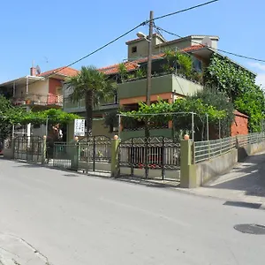 Apartmani Yucca Trogir
