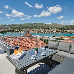 Apartment & Zaja, Trogir